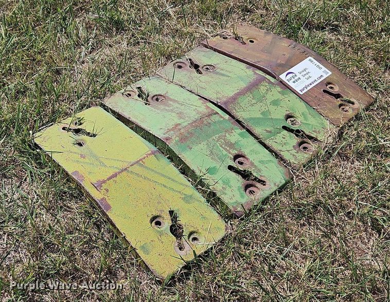 image for item DQ1786 (4) John Deere counter weights