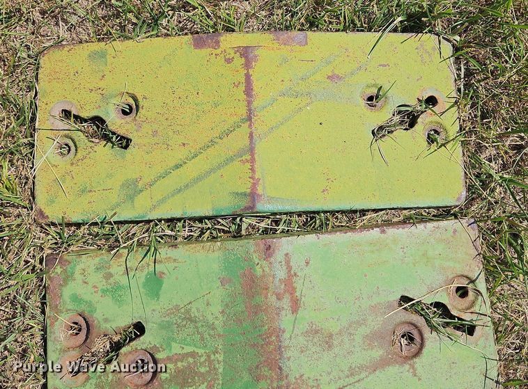 image for item DQ1786 (4) John Deere counter weights