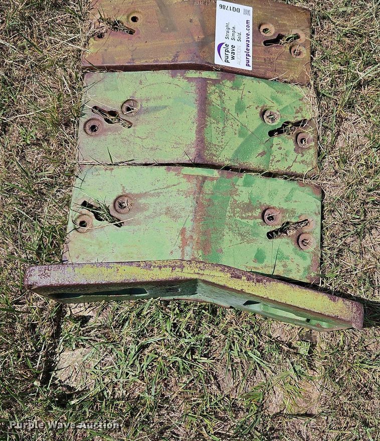 image for item DQ1786 (4) John Deere counter weights