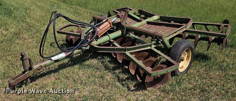image for item DQ1788 John Deere  tandem disk