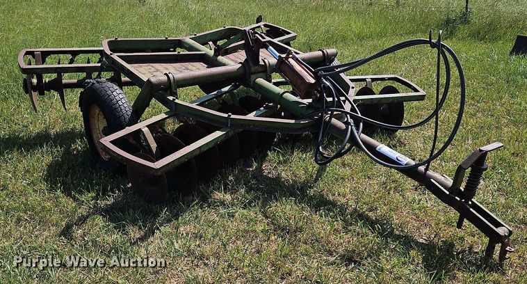 image for item DQ1788 John Deere  tandem disk