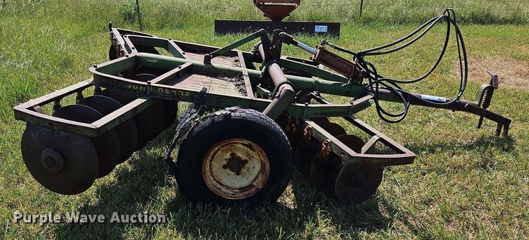 image for item DQ1788 John Deere  tandem disk