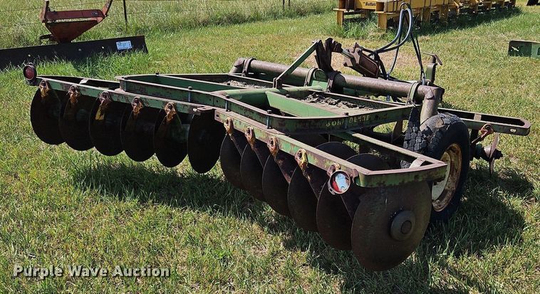 image for item DQ1788 John Deere  tandem disk