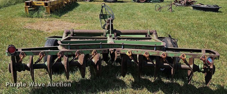 image for item DQ1788 John Deere  tandem disk