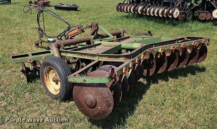 image for item DQ1788 John Deere  tandem disk