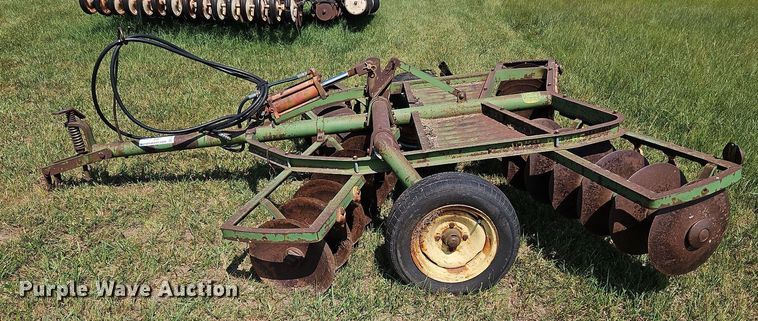 image for item DQ1788 John Deere  tandem disk