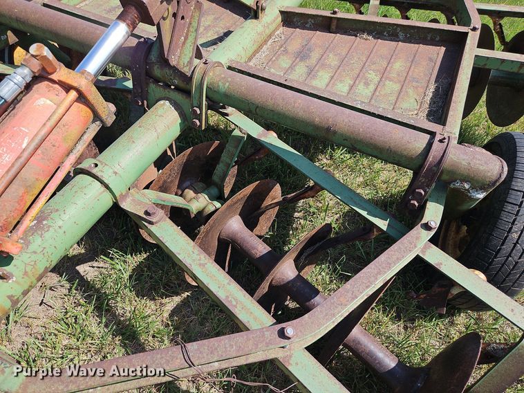 image for item DQ1788 John Deere  tandem disk