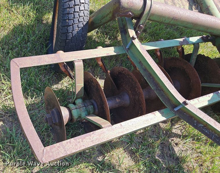 image for item DQ1788 John Deere  tandem disk