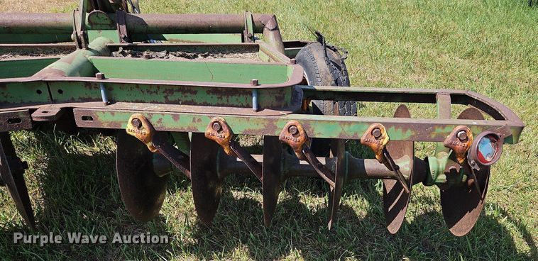 image for item DQ1788 John Deere  tandem disk
