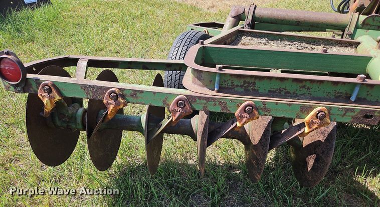 image for item DQ1788 John Deere  tandem disk