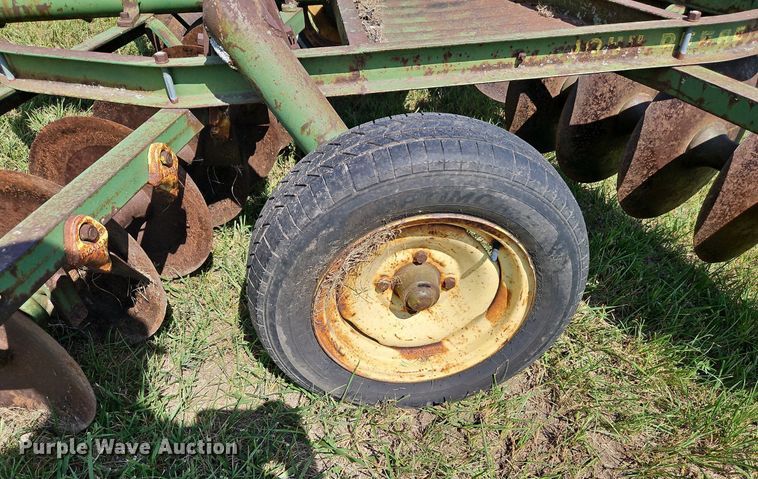 image for item DQ1788 John Deere  tandem disk