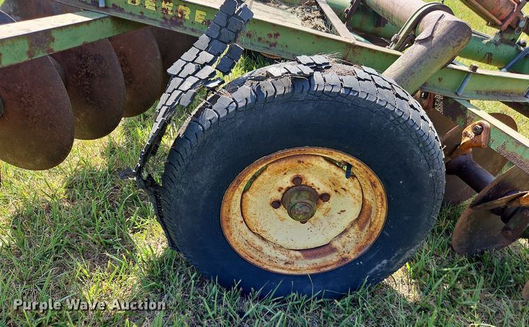 image for item DQ1788 John Deere  tandem disk