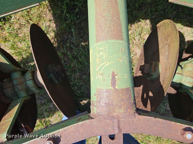 image for item DQ1788 John Deere  tandem disk
