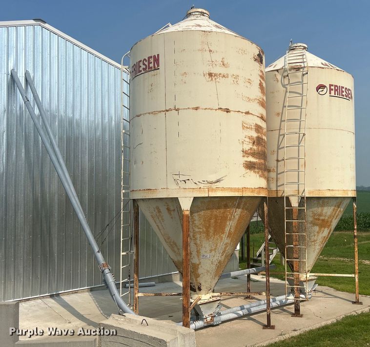image for item DR4750 (2) Friesen feed bulk bins