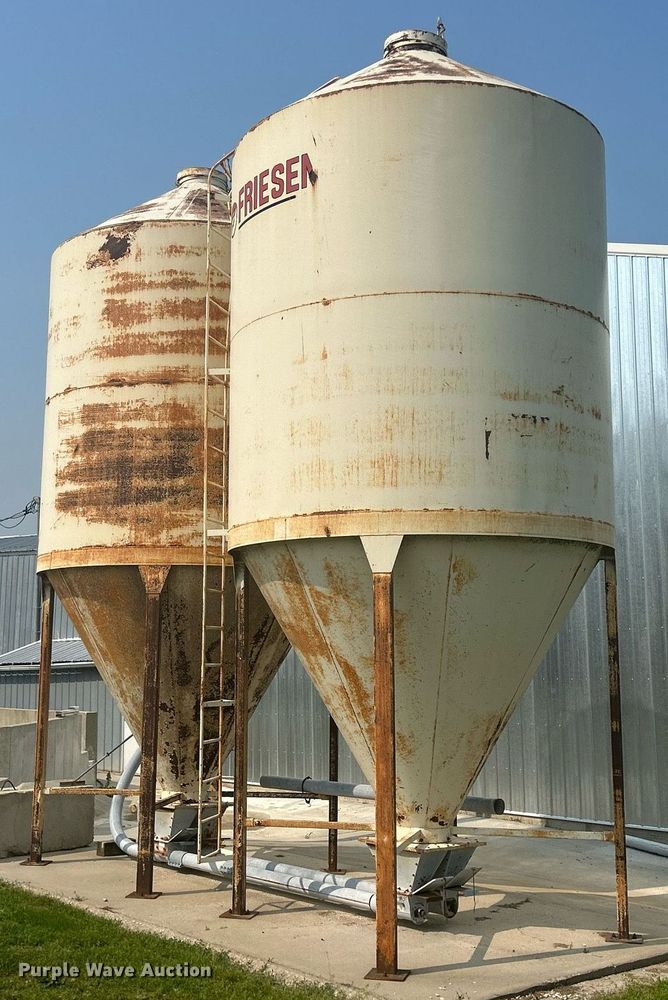 image for item DR4750 (2) Friesen feed bulk bins