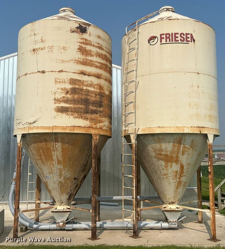 image for item DR4750 (2) Friesen feed bulk bins