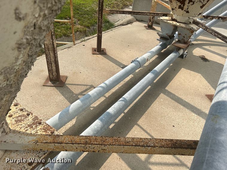 image for item DR4750 (2) Friesen feed bulk bins