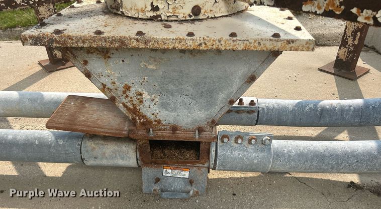 image for item DR4750 (2) Friesen feed bulk bins