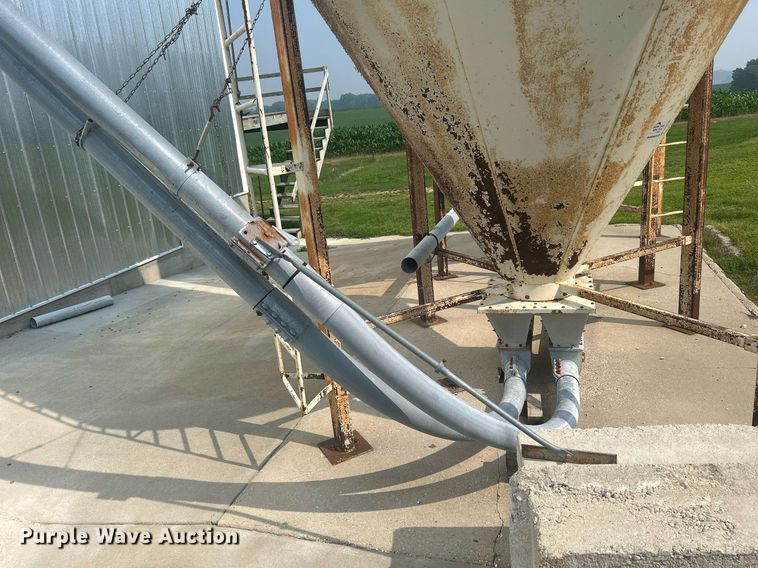 image for item DR4750 (2) Friesen feed bulk bins