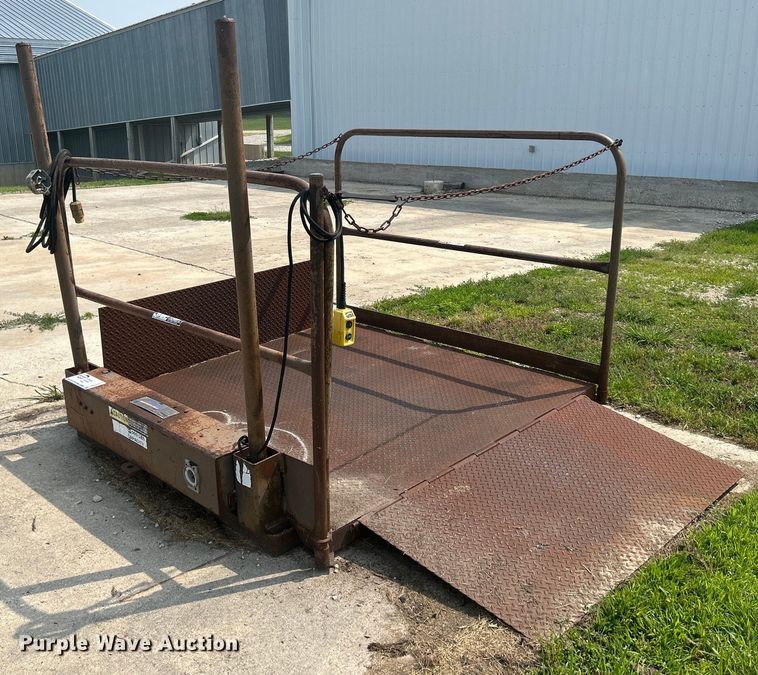 image for item DR4751 Autoquip CMD-30V  dock lift