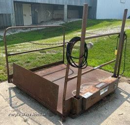 image for item DR4751 Autoquip CMD-30V  dock lift