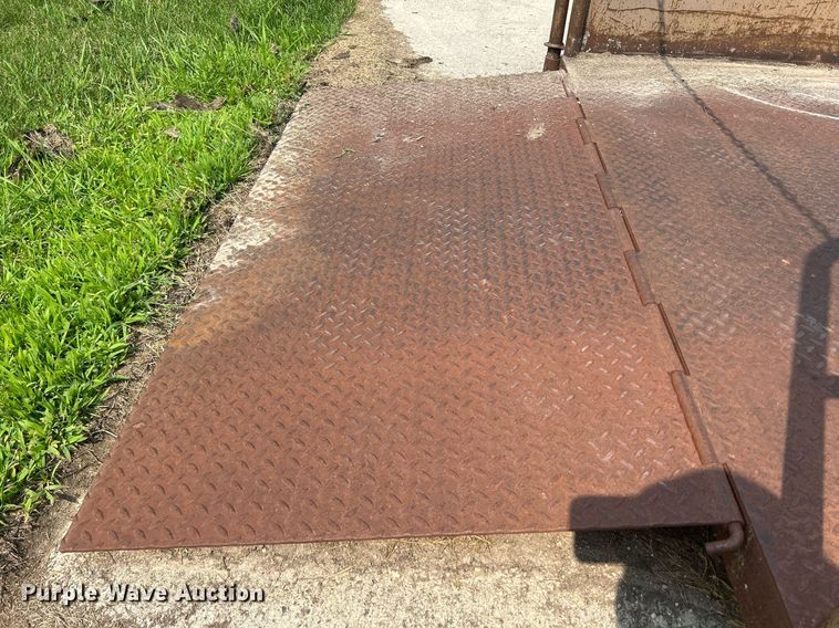 image for item DR4751 Autoquip CMD-30V  dock lift