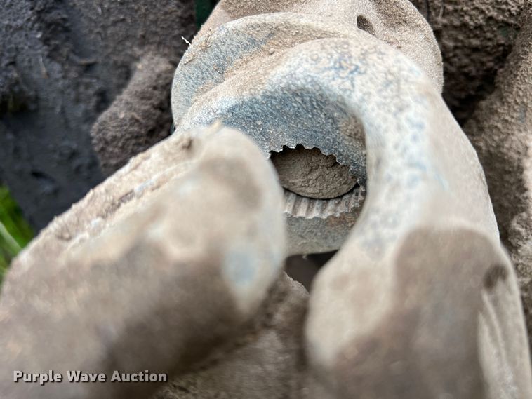 image for item DR5595 2010 John Deere 7330  MFWD tractor