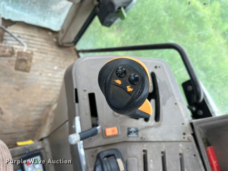 image for item DR5595 2010 John Deere 7330  MFWD tractor