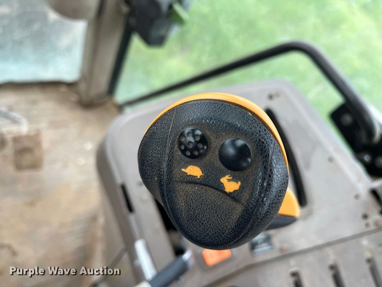 image for item DR5595 2010 John Deere 7330  MFWD tractor