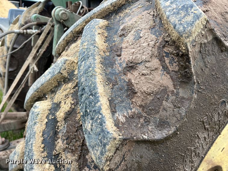 image for item DR5595 2010 John Deere 7330  MFWD tractor