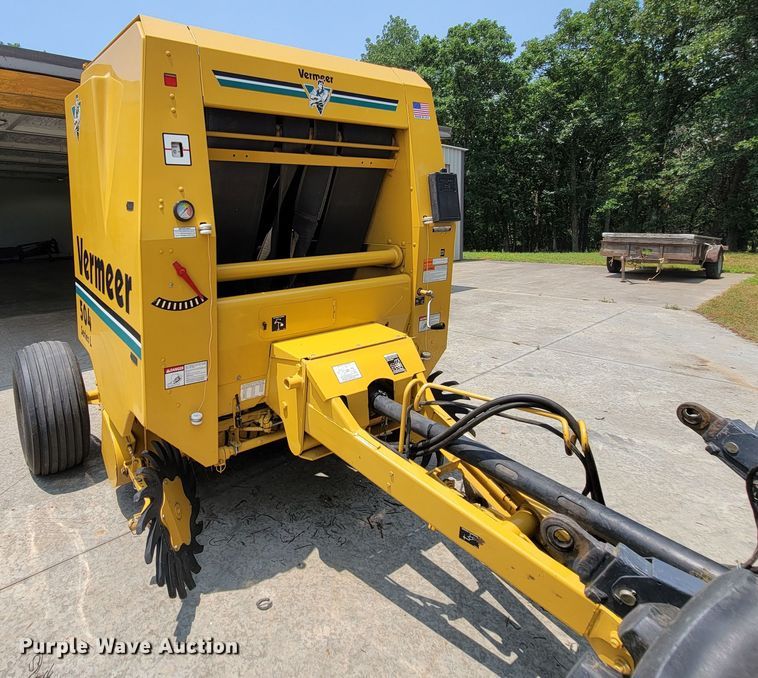 image for item HY9029 1998 Vermeer 504L  round baler