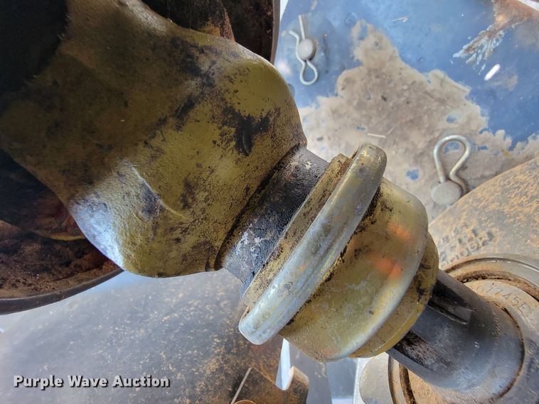 image for item HY9029 1998 Vermeer 504L  round baler