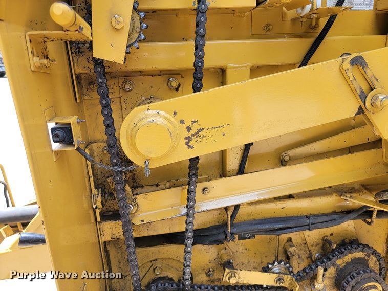 image for item HY9029 1998 Vermeer 504L  round baler