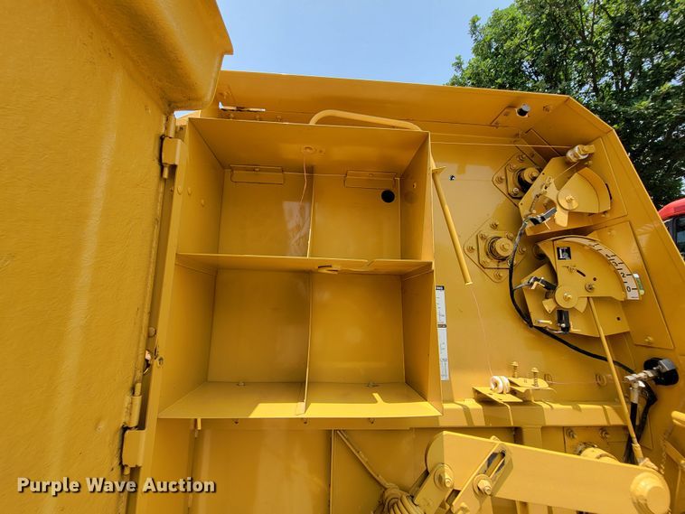 image for item HY9029 1998 Vermeer 504L  round baler