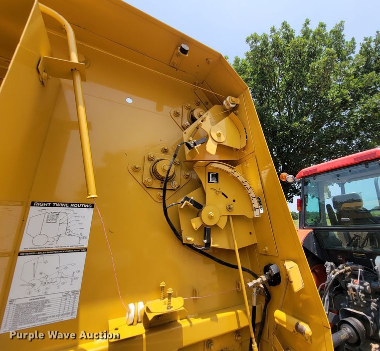 image for item HY9029 1998 Vermeer 504L  round baler