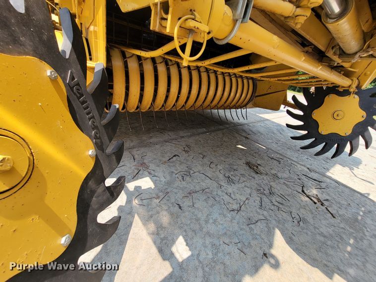 image for item HY9029 1998 Vermeer 504L  round baler