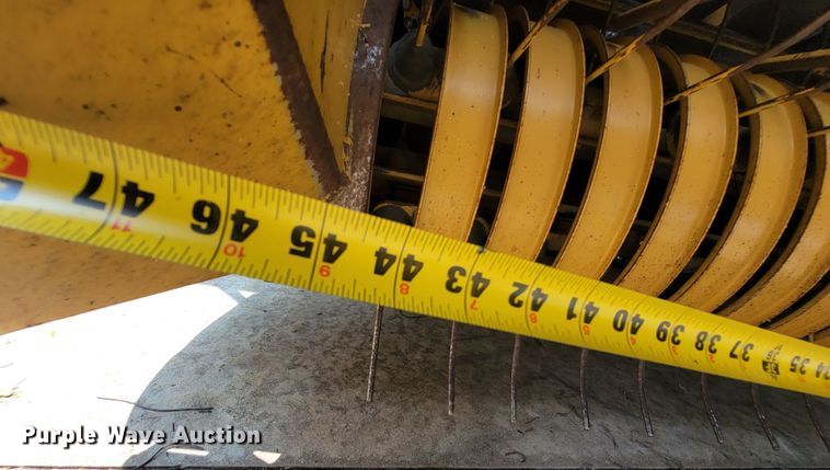 image for item HY9029 1998 Vermeer 504L  round baler