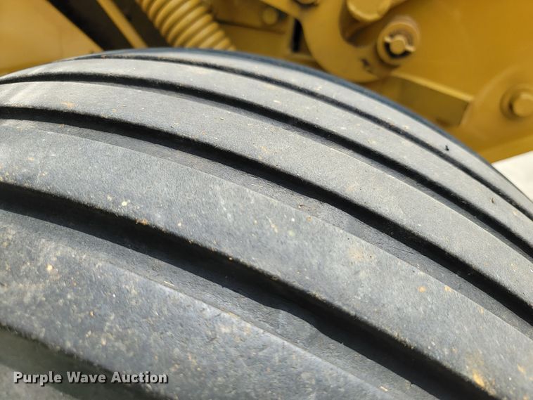 image for item HY9029 1998 Vermeer 504L  round baler