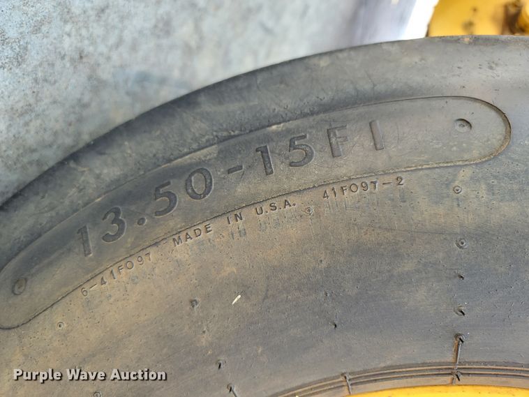 image for item HY9029 1998 Vermeer 504L  round baler