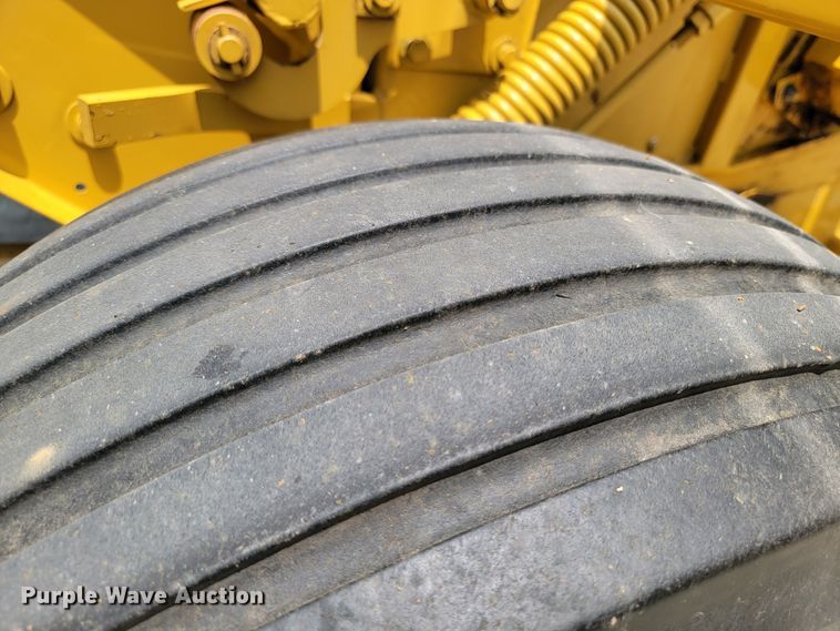 image for item HY9029 1998 Vermeer 504L  round baler