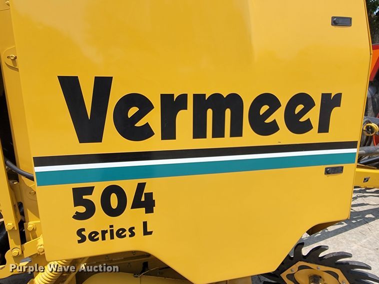 image for item HY9029 1998 Vermeer 504L  round baler