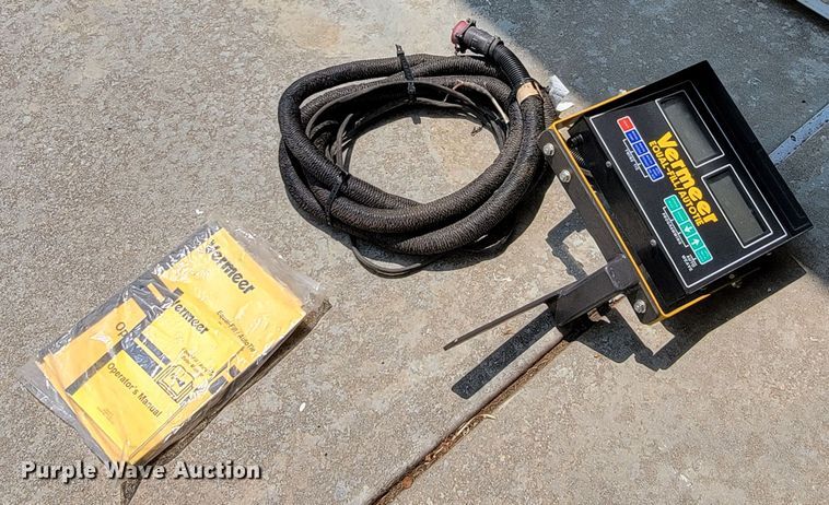 image for item HY9029 1998 Vermeer 504L  round baler