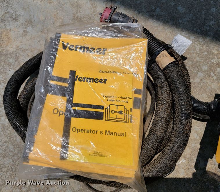 image for item HY9029 1998 Vermeer 504L  round baler