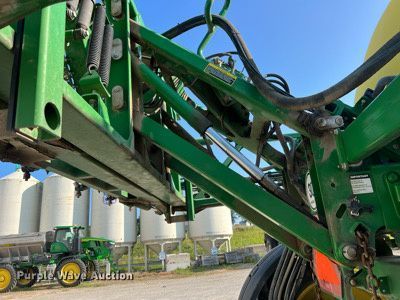 image for item II9213 2014 John Deere 4630  sprayer