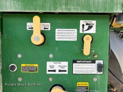 image for item II9213 2014 John Deere 4630  sprayer