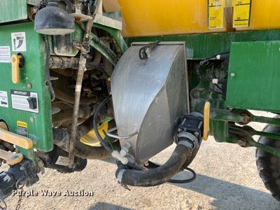 image for item II9213 2014 John Deere 4630  sprayer