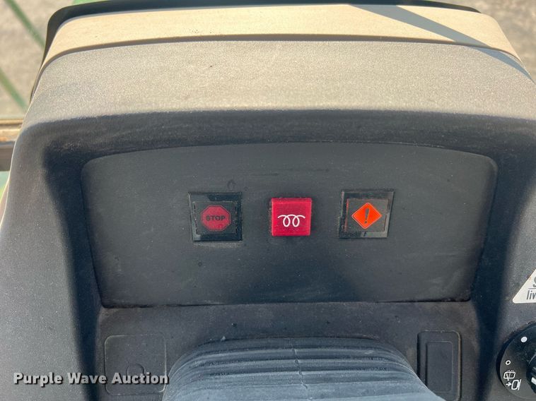 image for item II9213 2014 John Deere 4630  sprayer