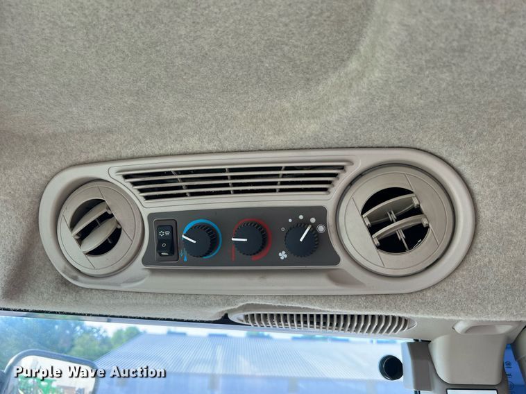 image for item II9213 2014 John Deere 4630  sprayer