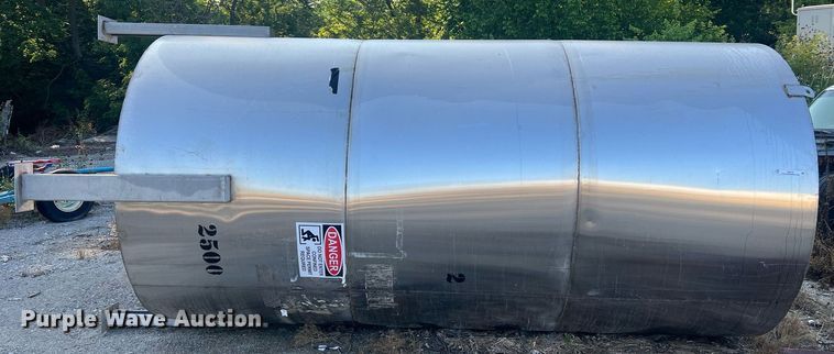 image for item II9215 2500 gallon tank