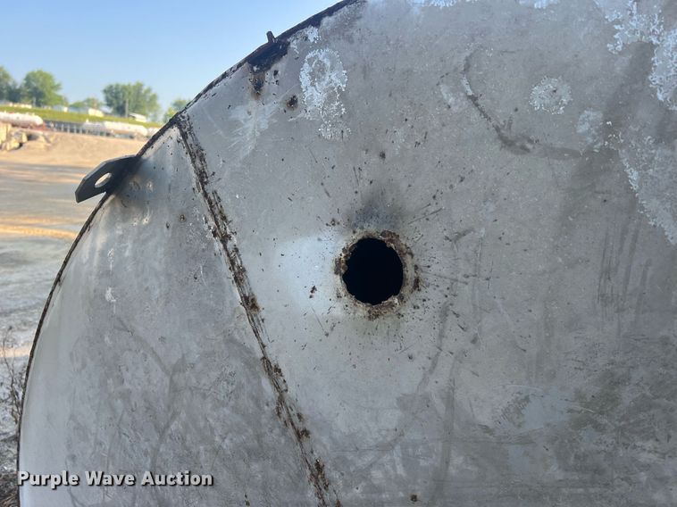 image for item II9215 2500 gallon tank